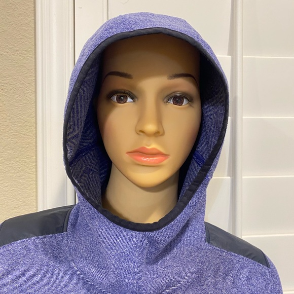 LIKE NEW – WOMEN’S “UNDER ARMOUR” COLD GEAR TURTLENECK HOODED FLEECE PULLOVER - Picture 5 of 13